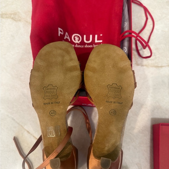 Brand new, size 40, never worn custom Italian Paoul Latin dancing shoes. - Picture 3 of 5